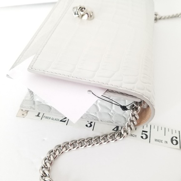 Alexander McQueen Skull Croc-Embossed Leather Chain Crossbody Light Gray - Picture 7 of 12